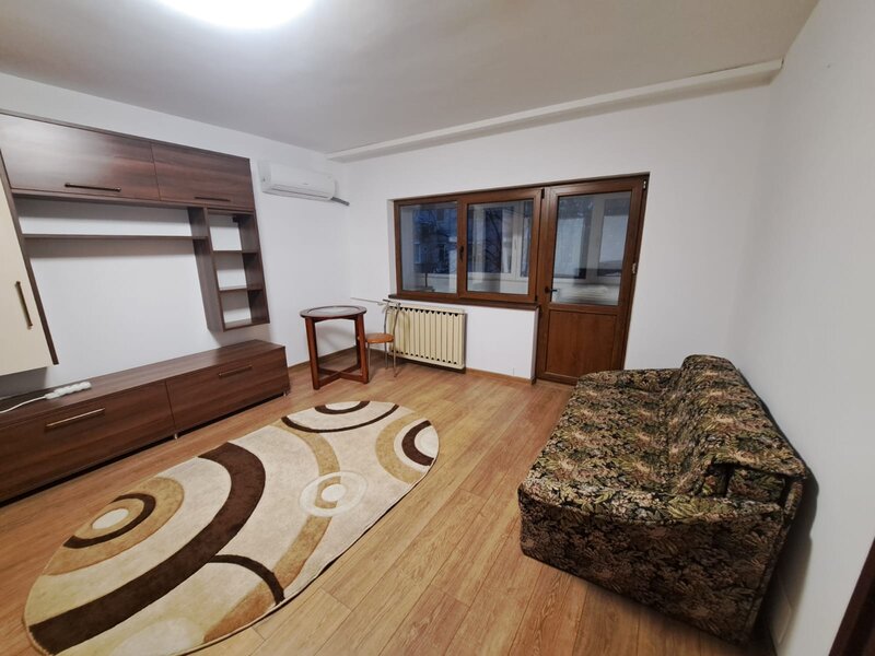 Lacul Tei, aproape Parcul Circului