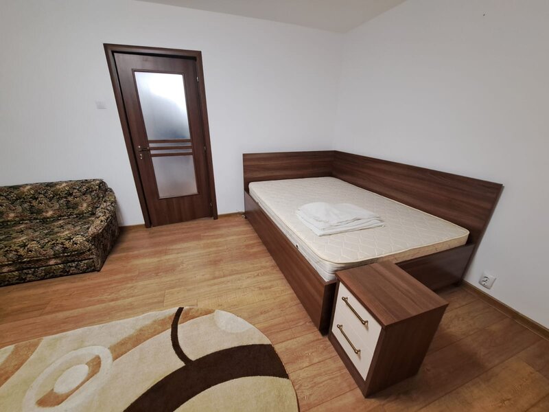 Lacul Tei, aproape Parcul Circului