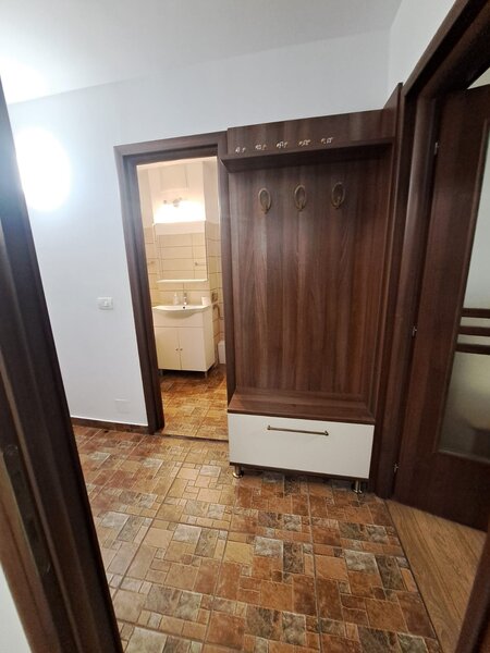 Lacul Tei, aproape Parcul Circului